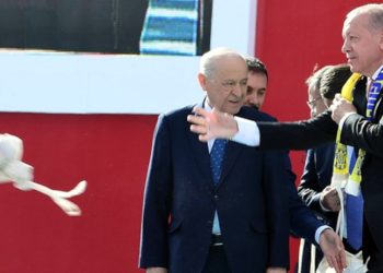 Anket: Ekonomik krize rağmen AKP hâlâ birinci parti