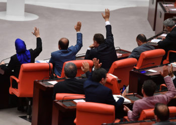 Annesi ve babası KHK’lı lise öğrencisi intihar etti