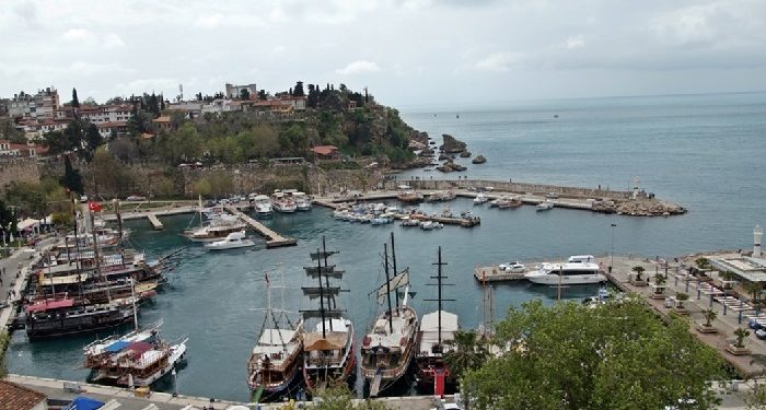 Antalya Limanı’nı 26 yıl boyunca Katar işletecek, denize sıfır tesisler bedelsiz verilecek!