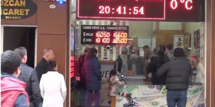 Anteplilerden 'asgari ücret' tepkisi: Kepçeyle verdiler, kovayla alacaklar