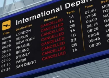 Artan koronavirüs vakaları mürettebat açığına neden oldu, binlerce uçuş iptal edildi