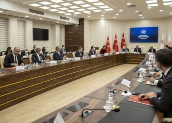 Asgari ücretin belirlenmesi 4'üncü toplantıya kaldı | İlk teklifler geldi
