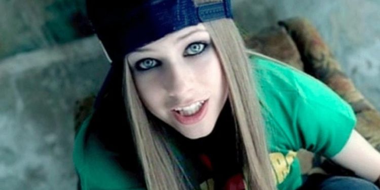 Avril Lavigne: 'Sk8er Boi' şarkısının filmi geliyor