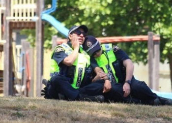 Avustralya'da rüzgarda savrulan şişme kaleden düşen 4 çocuk hayatını kaybetti