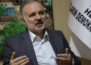 Ayhan Bilgen istifa etti: Yolcu yolunda gerek