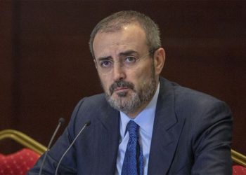 Açılışa az kişi katılınca Mahir Ünal tepki gösterdi: Zaten kimse gelmemiş ki bir siz gelmişsiniz