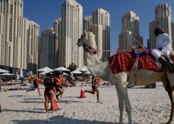 BAE, hafta sonu tatil günlerini artırıyor: Pazar günü de eklendi