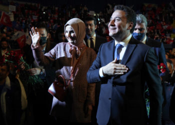 Babacan: 10 bin gazeteci Türkiye’de işten kovdurtulmuş durumda