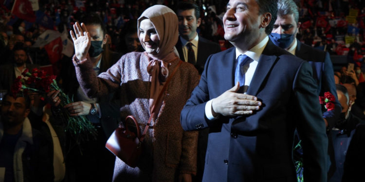 Babacan: 10 bin gazeteci Türkiye’de işten kovdurtulmuş durumda