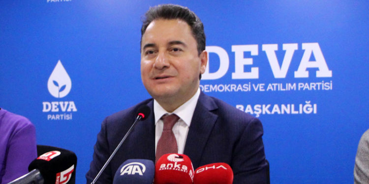 Babacan: TL mevduat hesabını ABD dolarına bağlayıp kur farkını üstleniyorsunuz; Allah aşkına siz faizle mücadele falan etmeyin