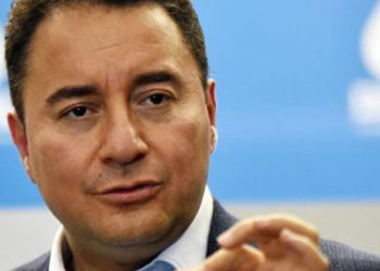 Babacan: Yerel seçim döneminde kuru düşürmek için döviz rezervlerini gizlice sattılar