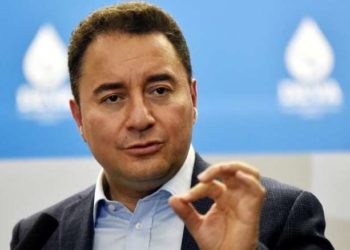 Babacan'dan kur değerlendirmesi: Bu kadar büyük zikzak ekonomiye çok ağır gelir