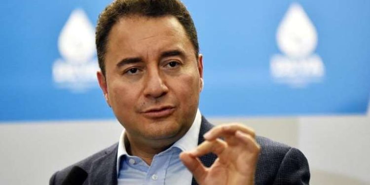 Babacan'dan kur değerlendirmesi: Bu kadar büyük zikzak ekonomiye çok ağır gelir