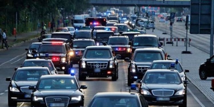 Bakan eşinin koruma polisi ve çakarlı araç saltanatı