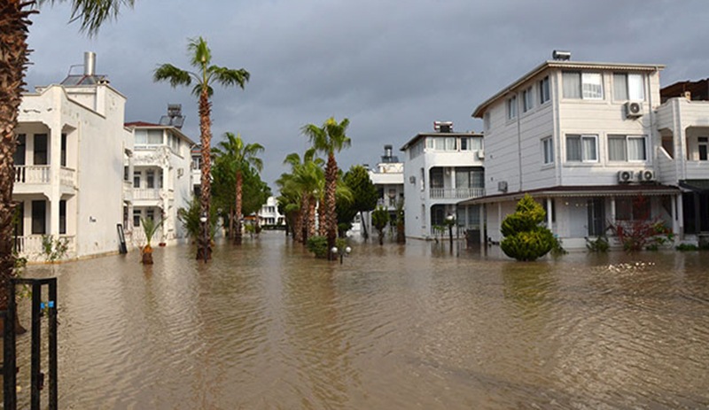 Bakanlık, Antalyalıları sel ve su baskınlarına karşı uyardı