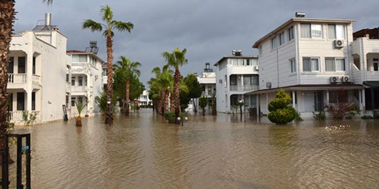 Bakanlık, Antalyalıları sel ve su baskınlarına karşı uyardı