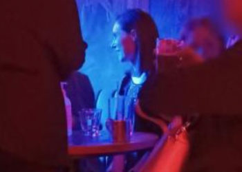 Bakanın pozitif çıktığı gün Finlandiya Başbakanı'nın gece kulübünde eğlenmesi eleştirildi