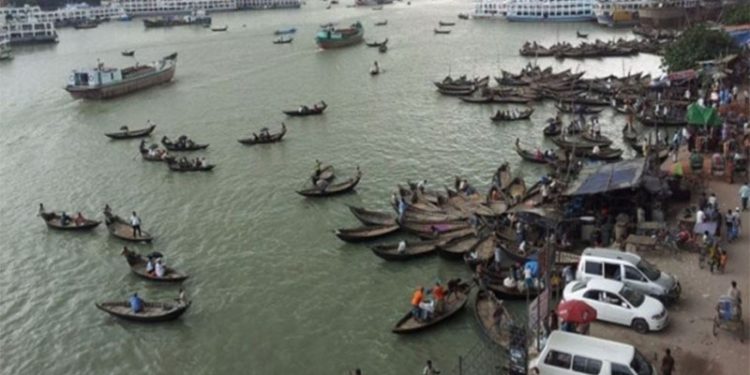 Bangladeş'te feribotta yangın çıktı: Çok sayıda kişi hayatını kaybetti