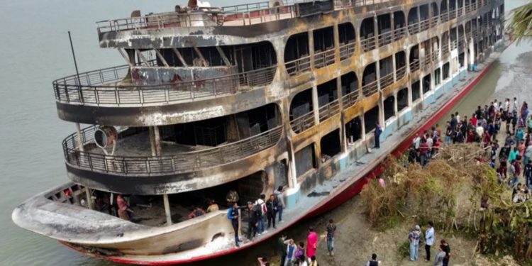 Bangladeş’te feribot faciası: Yangında en az 37 kişi öldü