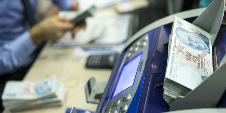 Bankalar ‘döviz taahhütnamesini’ imzalamayana kredi vermeyecek