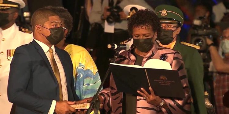 Barbados, İngiltere Kraliçesi 2. Elizabeth ile bağını kopardı ve dünya üzerindeki en genç cumhuriyet oldu