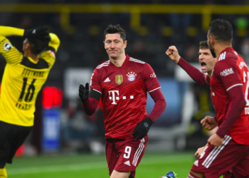Bayern Münih, Borussia Dortmund deplasmanında 3 puanı 3 golle aldı