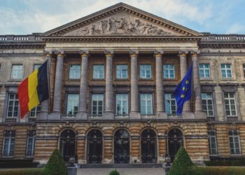 Belçika mahkemelerindeki başörtüsü yasağı kaldırıldı