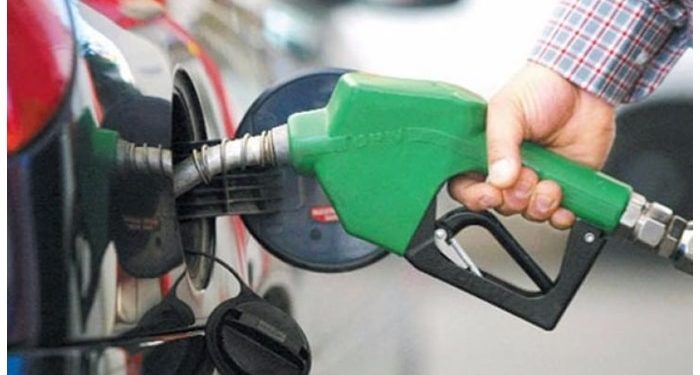 Benzine dün indirim bugün zam!