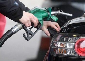 Benzine gece yarısından itibaren 56 kuruşluk zam geliyor