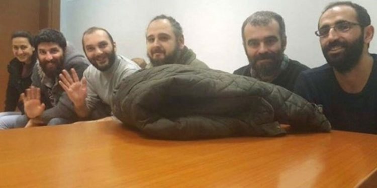 Berat Albayrak’ın yazışmalarını haberleştiren 6 gazeteciye hem ceza hem de beraat