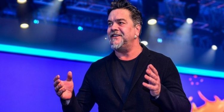 Beyazıt Öztürk'e dava: Mal varlığına tedbir konulsun