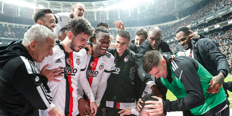 Beşiktaş'ta 15 futbolcunun sözleşmesi sezon sonu bitiyor