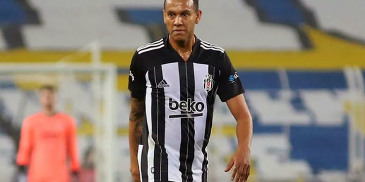 Beşiktaş'ta sezonun ilk yarısında en istikrarlı isim Josef de Souza!