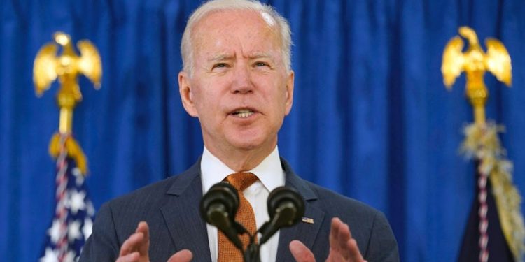 Biden, Afrika'ya Omicron nedeniyle uygulanan seyahat yasağını kaldırdı