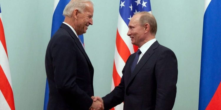 Biden, Putin'i "Ukrayna'yı işgal etmenin sonuçları" konusunda uyaracak