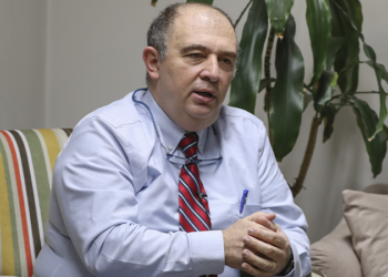 Bilim Kurulu üyesi Prof. Ateş Kara: Süresi geçen Covid-19 aşısı takip sisteminin 'kırmızı' uyarısıyla kullanım dışı kalıyor