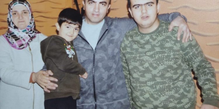 Bir annenin çaresizliği: Eşi hapiste, yüzde 98 engelli oğlu öfke nöbetleri geçiriyor, kendisi kanser…