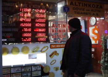 Bloomberg: Erdoğan ekonomik kriz nedeniyle alt sınıfların desteğini kaybediyor