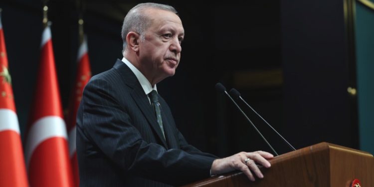 Bloomberg Erdoğan'ın 1056 konuşmasını inceledi: Bu konuşmalar sırasında TL değer kaybetti