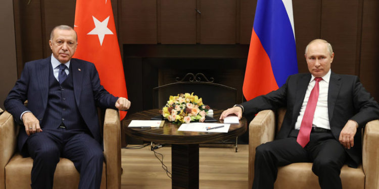 Bloomberg: Türkiye, Ukrayna’da Rusya’yı karşısına almaz