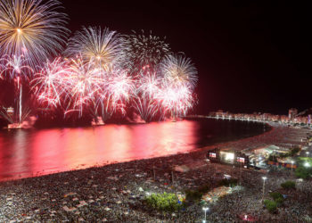 Brezilya'da Omicron varyantı sonrası, Copacabana Plaj'ndaki ünlü yılbaşı kutlaması iptal edildi
