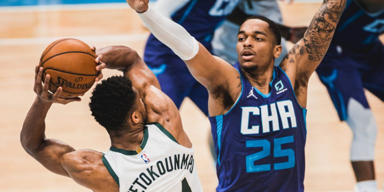 Bucks, Antetokounmpo'nun son saniye basketiyle güldü