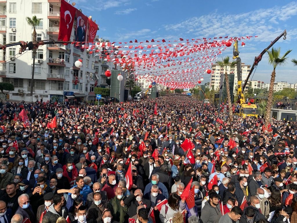 CHP seçim startını Mersin’den verdi: 37 bin kişilik alan tamamen doldu