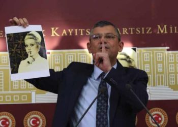 CHP'li Özel'den Erdoğan'a fotoğraflı yanıt: Allah aşkına sus