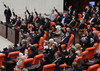 CHP'nin protesto edeceğini duyurduğu TÜİK, 2022 yılı bütçe görüşmelerinde Meclis'e gitmedi