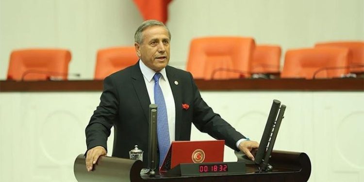 CHP’li Kaya: Geliyor gelmekte olan, gitti gitmekte olan, güle güle size