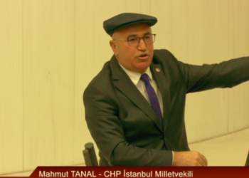 CHP’li Tanal ‘şapkalarla’ başkanlık sistemini anlattı