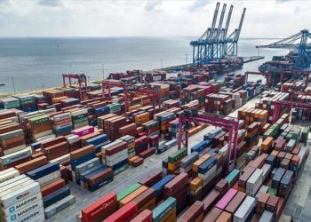 Cari denge 3,16 milyar dolar fazla verdi