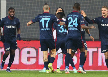 Cornelius attı, Trabzonspor Altay deplasmanında geri döndü