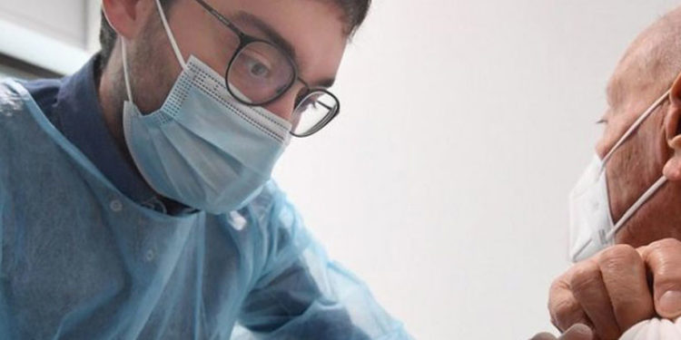 Covid: İtalya’da aşısızlara kısıtlamalar getiren 'süper yeşil pasaport' devrede